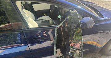 特斯拉車窗遭砸！哨兵模式全都錄　平鎮慣竊一出手警秒認人逮捕