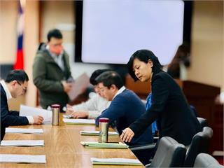 爆料「高虹安領柯文哲700萬」翻車　李貞秀致歉：情緒激動混淆資訊