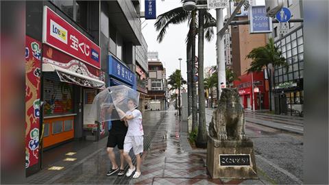 白海豚撲沖繩！多人受傷、上萬戶停電　嚴防災難級豪雨