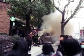上海麵包車鬧區衝撞行人 至少18人傷