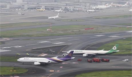長榮與泰國航空羽田機場碰撞　泰航飛機破損、機場A跑道關閉