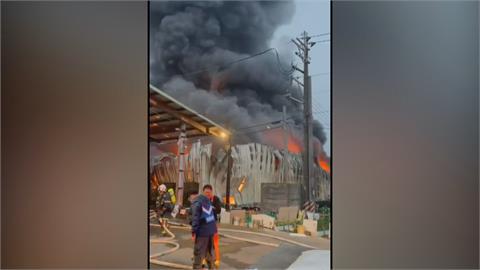 楊梅幼獅工業區又火警　機油分裝廠大火燒到家具廠