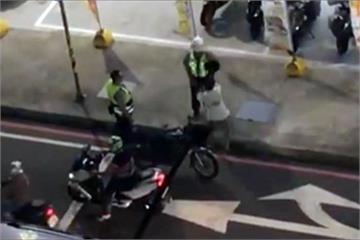 車禍後情緒失控 男砸安全帽襲警