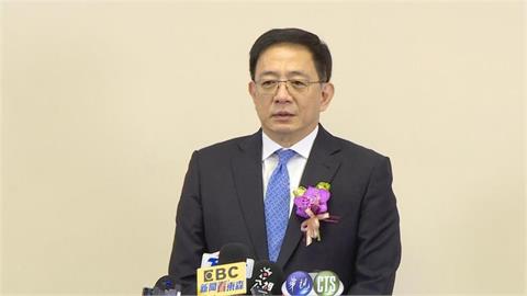 管中閔「告別37年教職」身分變了！台大識別證「蓋4字」自嘲：沒雇主了