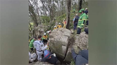 澳洲女爬山檢手機失足跌進3公尺深石縫　倒栽蔥7小時獲救輕傷