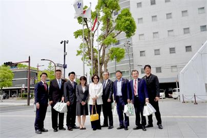 高市議長康裕成率團訪日 與和歌山市議會老友歡聚