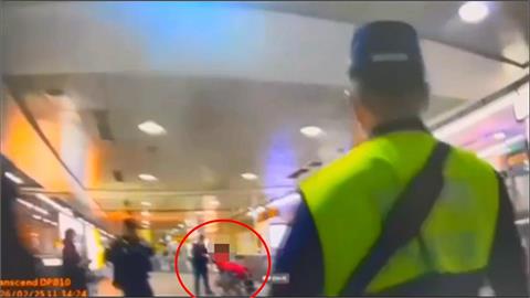 輪椅不小心輾到腳！北捷西門站爆口角　2男互提告傷害