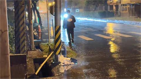 最新/有影片!蕭美琴赴宜蘭視察 警員執勤突遭貨車狠撞送醫 搶救現場畫面曝