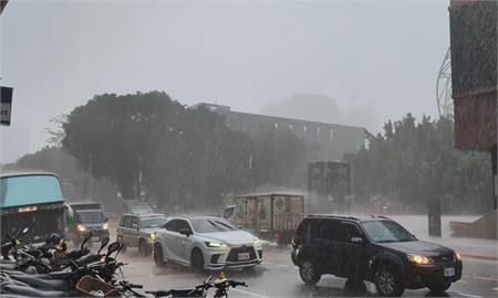午後雨彈來襲！　12縣市大雨特報.北北桃大雷雨