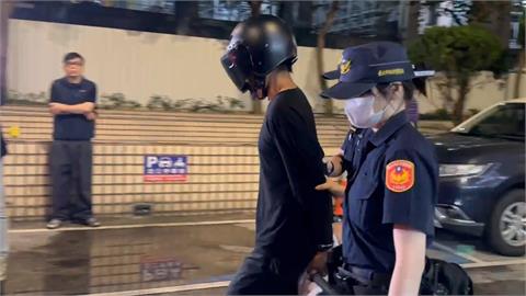 快新聞／小偷討「三聯單」不成竟揮拳襲警　下場慘了！晚間移送北檢複訊