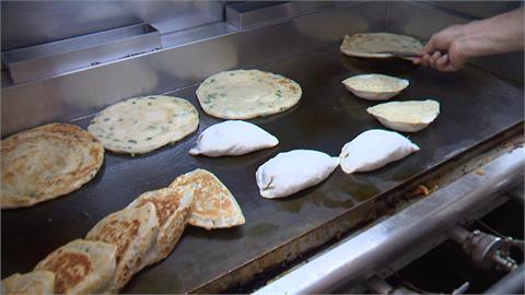果貿社區眷村早餐好滋味　燒餅餡餅大排長龍