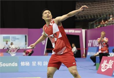 羽球／「台灣一哥」周天成逆轉勝地主球迷嗨！王子維奪4強戰門票