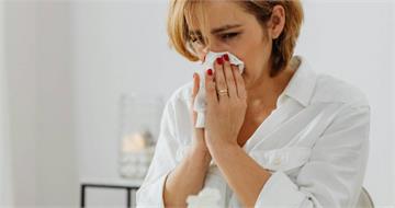 「暖暖包貼屁溝」鼻塞秒通！醫師證實揭原理：經痛、便秘也能治