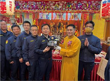 淡水行天武聖宮 守護員警執勤安全「從頭開始」