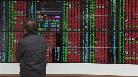 中東狂燒「AI題材沒災驚」？外媒點「2檔抱10年保命」全球GDP起飛看它