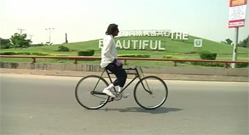 巴基斯坦男子騎無龍頭單車 橫越3476公里寫紀錄