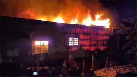 花蓮吉安鐵皮倉庫大火! 疑"鋰電池充電"釀禍