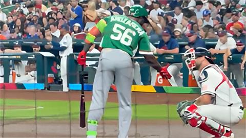 經典賽(影)／「美墨大戰」引起水手隊友內鬨！美國捕手勞雷拒握手阿羅薩雷納賽後爆噴