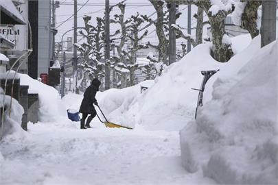 入冬最強寒流襲日本！　青森酸湯地區積雪逼近５公尺
