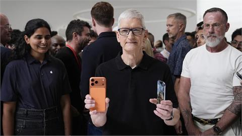 快新聞／不必賣腎！無懼關稅衝擊　蘋果iPhone17維持i16同價格「搶市佔」
