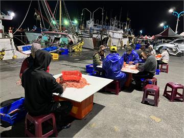 決策者(影)／黑夜漁港大家在忙什麼？宜蘭國寶級海產！外銷關鍵看這招...