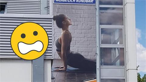 健身房驚見詭異海報！瑜珈女模「頭部180度扭轉」網全嚇壞：還活著嗎