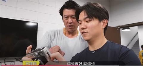 中職／王建民給高評價！　江坤宇「一日攝影師」挑戰羞喊：受寵若驚