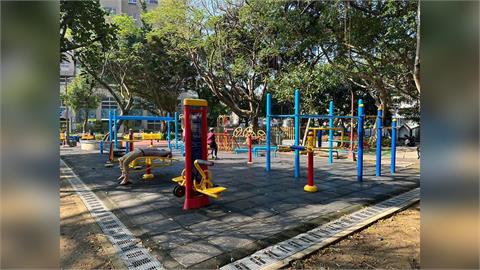 快新聞／新莊福壽公園驚傳持刀刺胸！兇手逃逸中