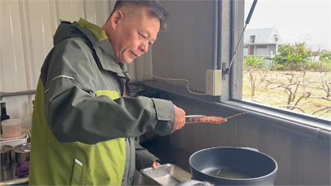 退役飛官天牛博士隱身台東　挺鷹爸反共遭退群登上媒體