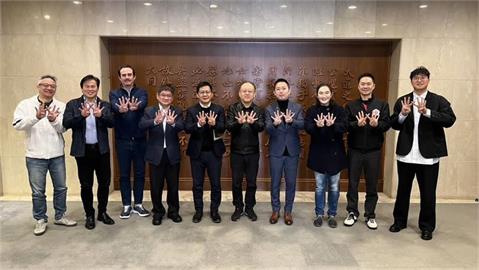 籃球／3X3籃協拜會行政院　鄭志龍、錢薇娟盼延續亞運金牌榮耀