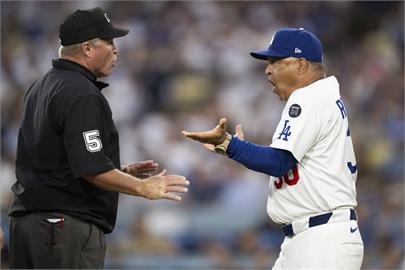 MLB(影)／丟人啦！大谷遭故意觸身球！總教練羅伯斯上場抗議竟被驅逐出場