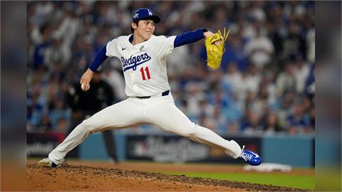 MLB(影)/佐佐木朗希「大心臟」化解得點圈危機!1.2局完美封鎖藍鳥進入延長賽