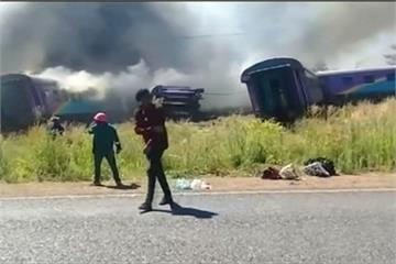 南非火車撞卡車 釀18死逾250傷