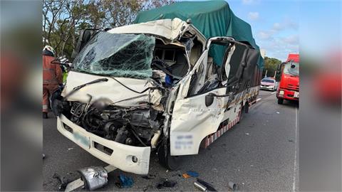 小貨車輪胎突脫落!? 國1寶山段4車連環撞釀1死