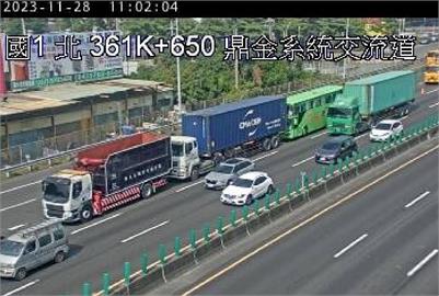 快新聞／國1鼎金系統3車連環撞　統聯客運乘客5傷急送醫