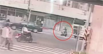 台中婦人路口直行遭聯結車右轉輾斃　驚悚畫面曝光