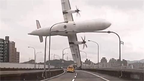 快新聞／復航基隆河空難11週年！倖存空姐黃敬雅　再投入綠高雄市議員選戰
