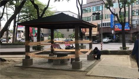 快新聞／聚賭、下棋不戴口罩還嗆聲！ 嘉義市興嘉公園涼亭被封了