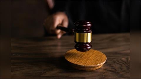 車輪陷格柵摔傷提6700萬國賠　宜縣：符合設計拒賠