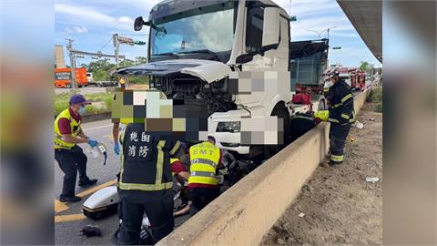 快新聞／桃園蘆竹嚴重車禍！8旬夫妻騎車捲入砂石車底　送醫搶救不治