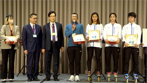 台灣3滑輪溜冰好手國際賽發光　88工商協進會表揚致敬