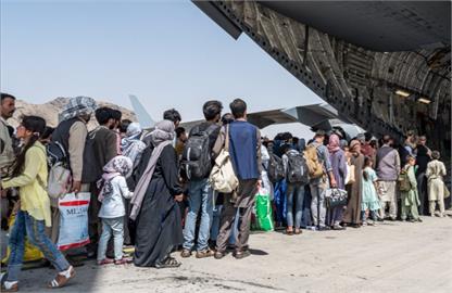 日本出手！預計接收「500名阿富汗難民」最長可留日工作5年