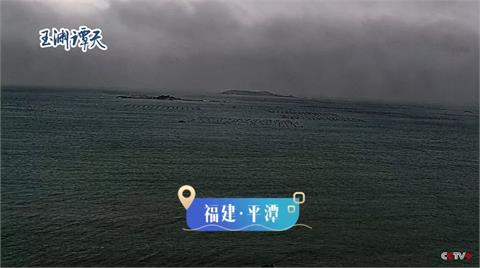 中國海警載官媒直播「海上執法」　遇台灣艦艇秒龜縮：無意接近