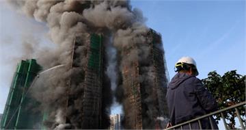 香港宏福苑惡火釀128人亡！居民1個月前就警告「外牆都是易燃物」