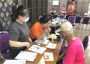 輔具服務全國第一  黃偉哲：聽力篩檢專車進偏鄉