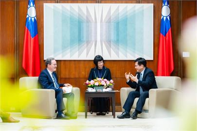 快新聞／接見前白宮國安官員葛林　林佳龍：盼深化台澳在第三國合作