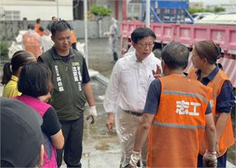 一方有難、八方馳援！民進黨志工團赴台南災區協助清理家園