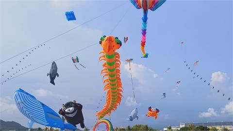 旗津風箏節登場！　重頭戲「飛熊在天」民眾搶拍