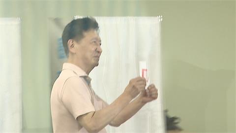 羅智強陪趙少康.陳佩琪投票 趙少康竟"二度亮票"違反選罷法!