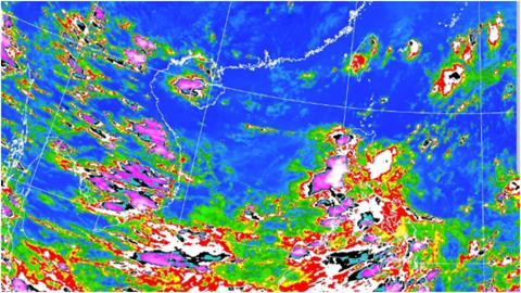 今年首颱「蝴蝶」有新變數？雲圖紫色塊「猛變形」鄭明典：還要再等等